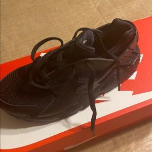 Brand new kids Nike Huaraches